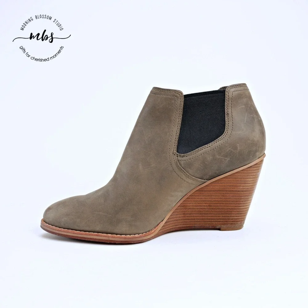 Cole Haan Balthasar Leather Stacked Wedge Booties Gray Tan‎ Women 10